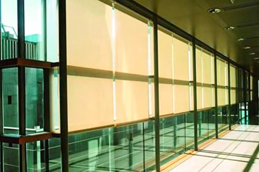 UV-bestandig fleksibel PVC blendingssikkert gardinstoff - for hjem, kontor, offentlig sted